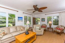 Kaapuni Kainani - Steps from the beach! - Image 5