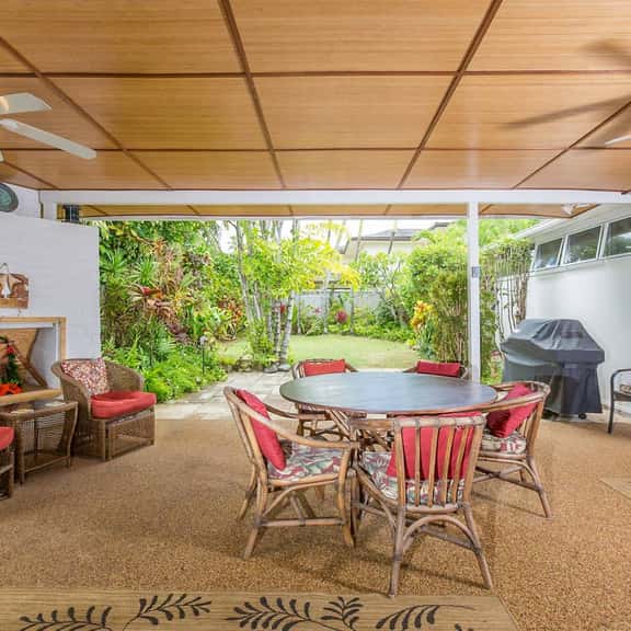 Kaapuni Kainani - Steps from the beach! - Image 1