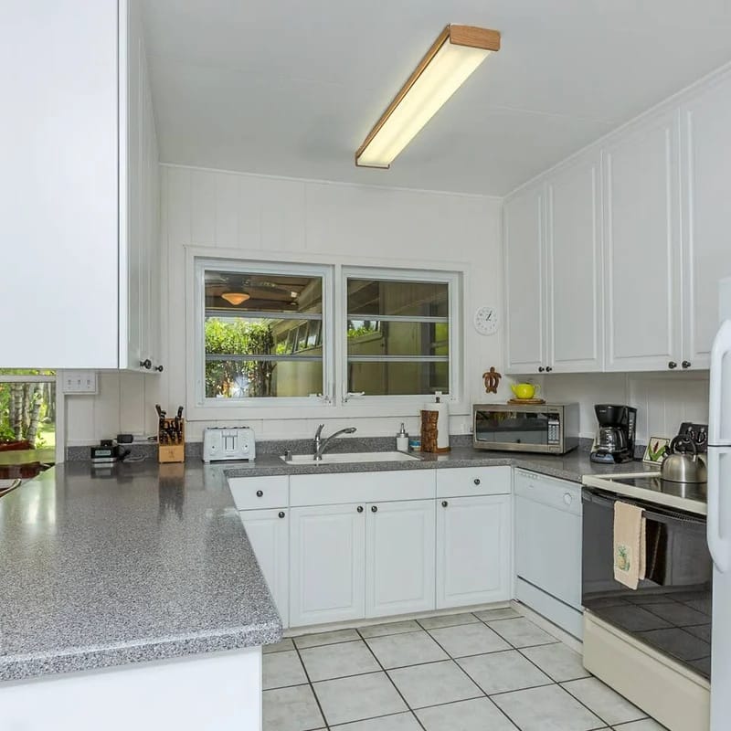 Kaapuni Kainani -  Steps from the beach!